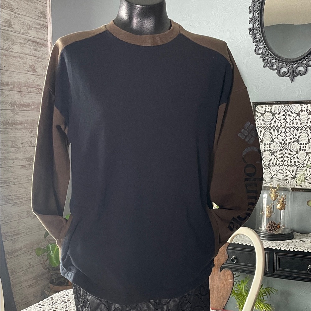 Columbia Men's Black and Brown Long Sleeve Tee